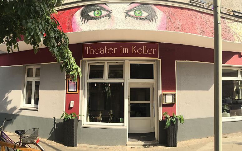 Theater im Keller: Außenansicht